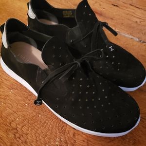 Nurture lightweight sneakers/tennis shoes